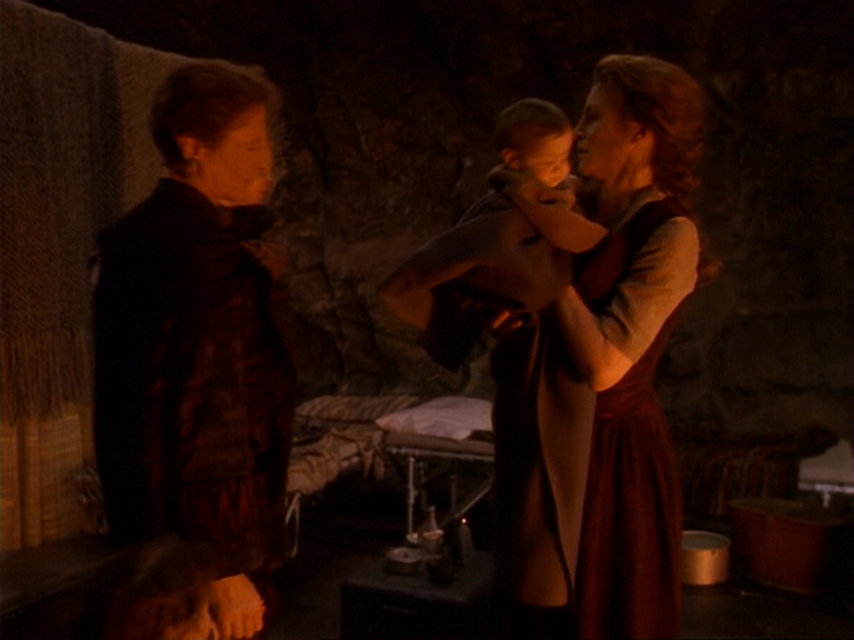 extant_StarTrek_DS9_6x17-WrongsDarkerThanDeathOrNight_1434.jpg
