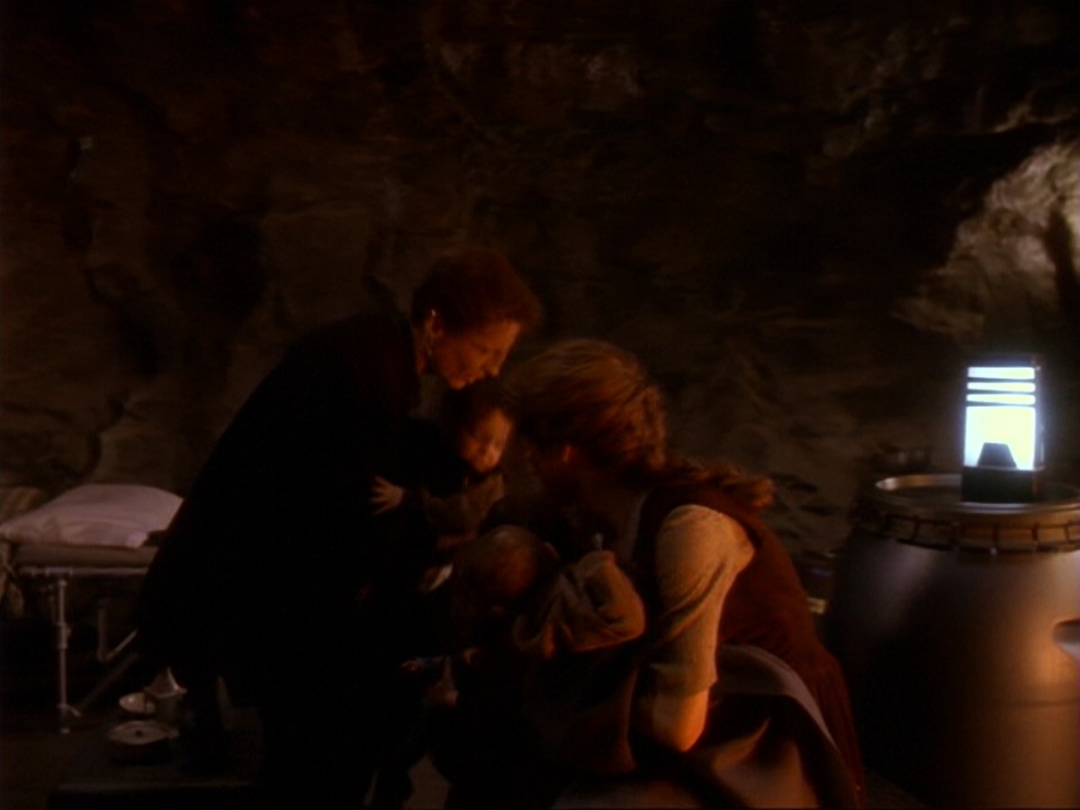 extant_StarTrek_DS9_6x17-WrongsDarkerThanDeathOrNight_1441.jpg