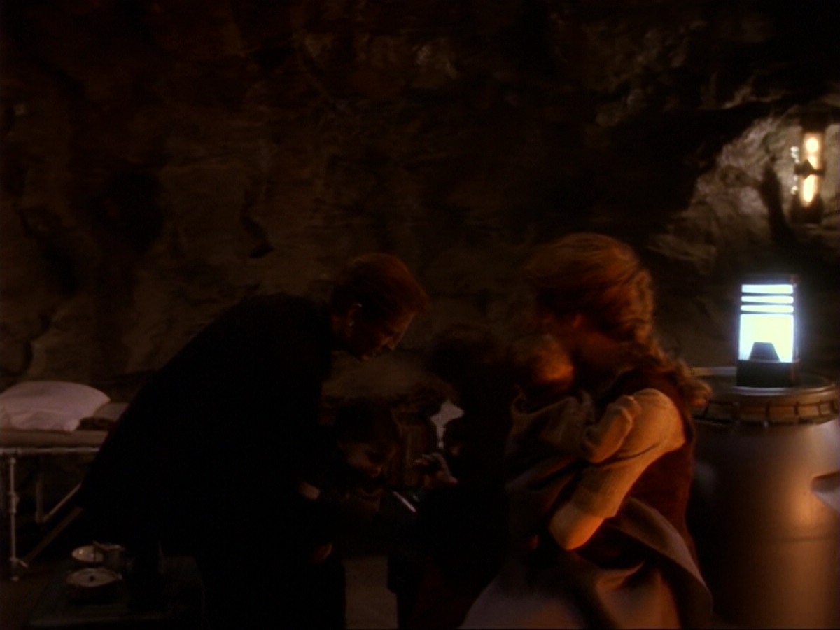extant_StarTrek_DS9_6x17-WrongsDarkerThanDeathOrNight_1442.jpg