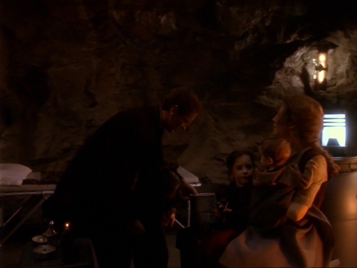 extant_StarTrek_DS9_6x17-WrongsDarkerThanDeathOrNight_1444.jpg