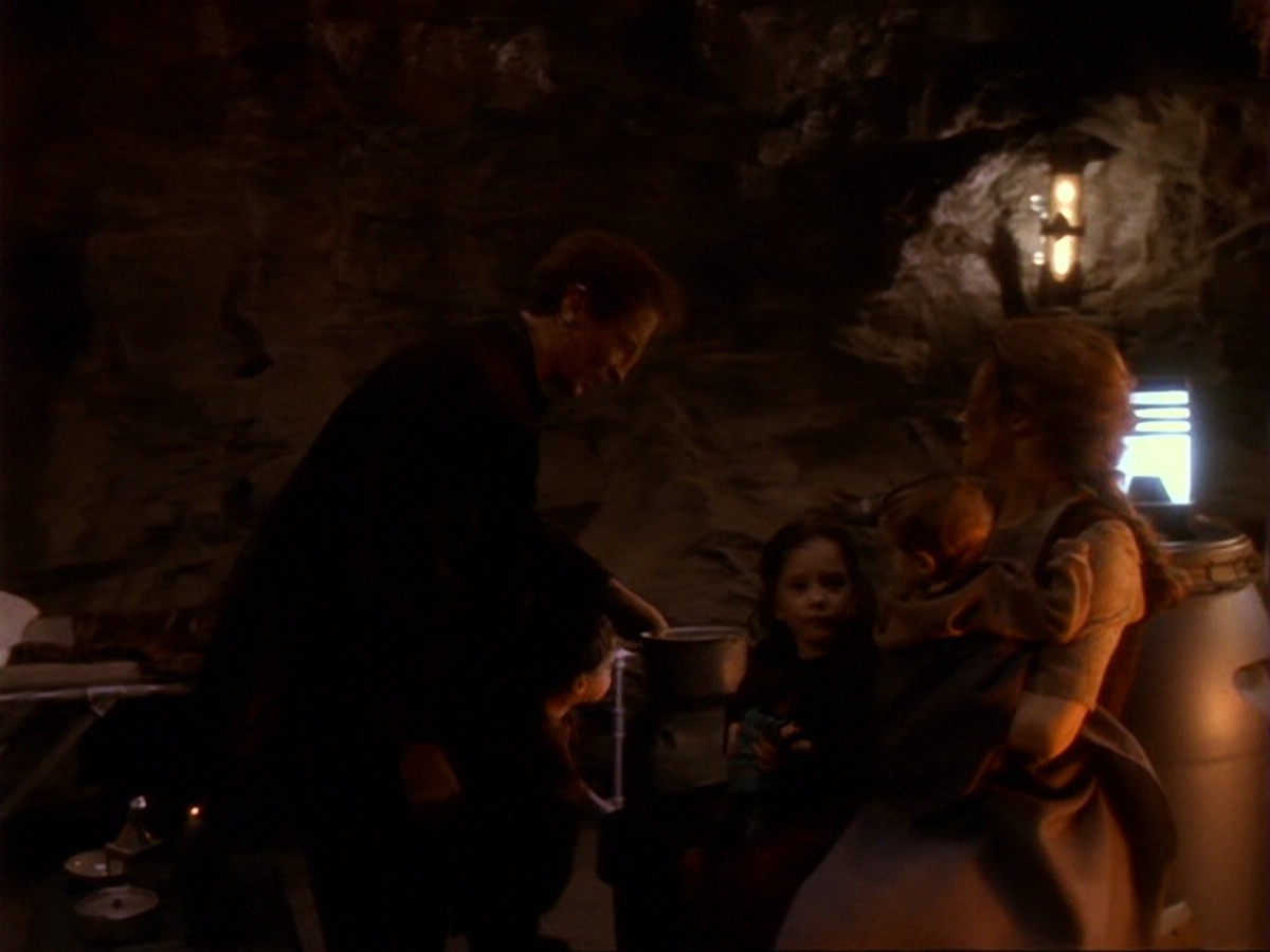 extant_StarTrek_DS9_6x17-WrongsDarkerThanDeathOrNight_1445.jpg