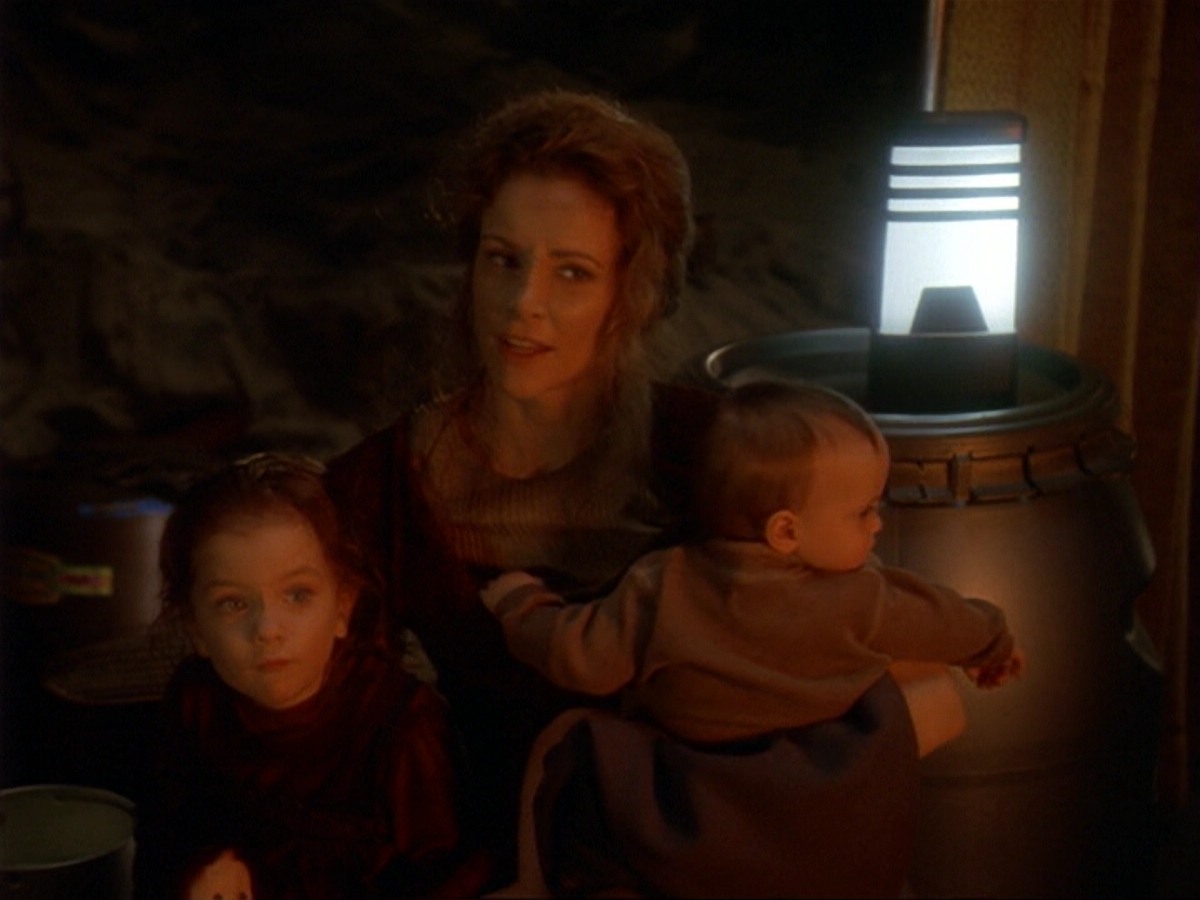extant_StarTrek_DS9_6x17-WrongsDarkerThanDeathOrNight_1576.jpg