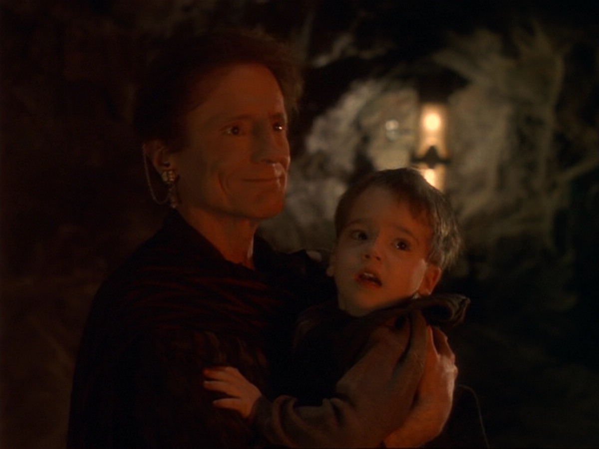 extant_StarTrek_DS9_6x17-WrongsDarkerThanDeathOrNight_1597.jpg