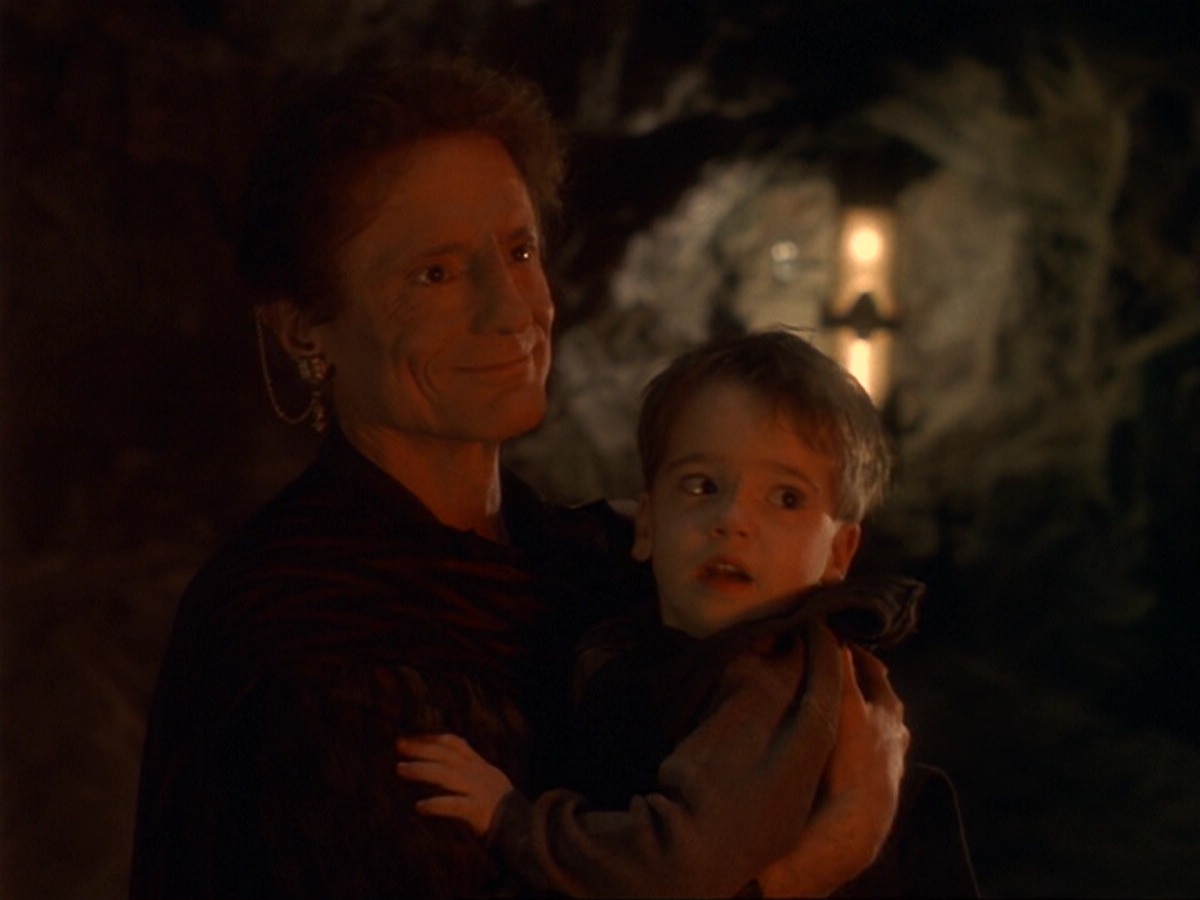 extant_StarTrek_DS9_6x17-WrongsDarkerThanDeathOrNight_1599.jpg