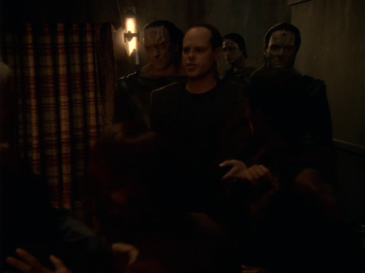 extant_StarTrek_DS9_6x17-WrongsDarkerThanDeathOrNight_1672.jpg