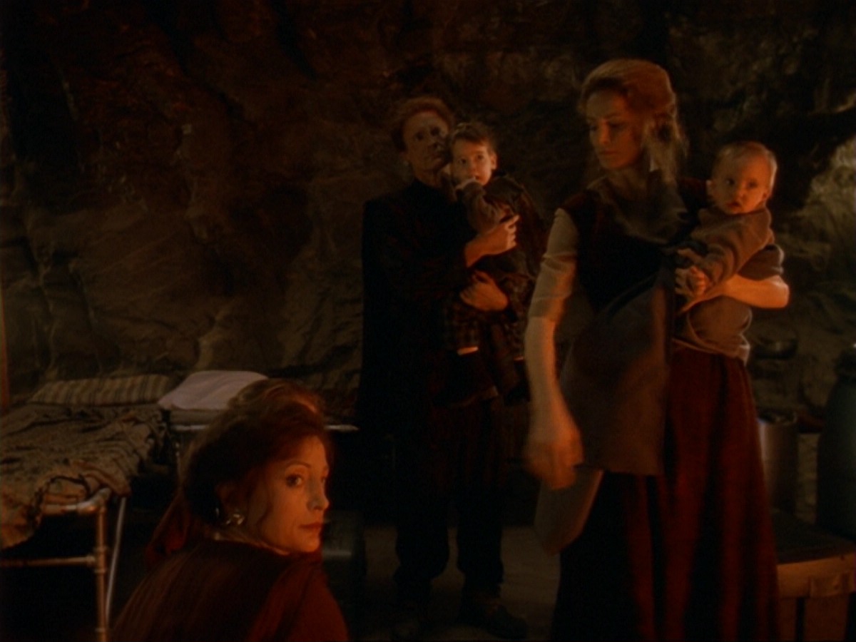 extant_StarTrek_DS9_6x17-WrongsDarkerThanDeathOrNight_1674.jpg