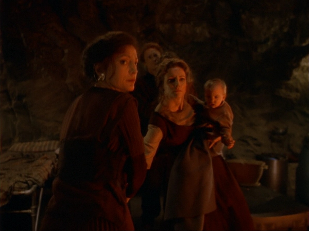 extant_StarTrek_DS9_6x17-WrongsDarkerThanDeathOrNight_1676.jpg