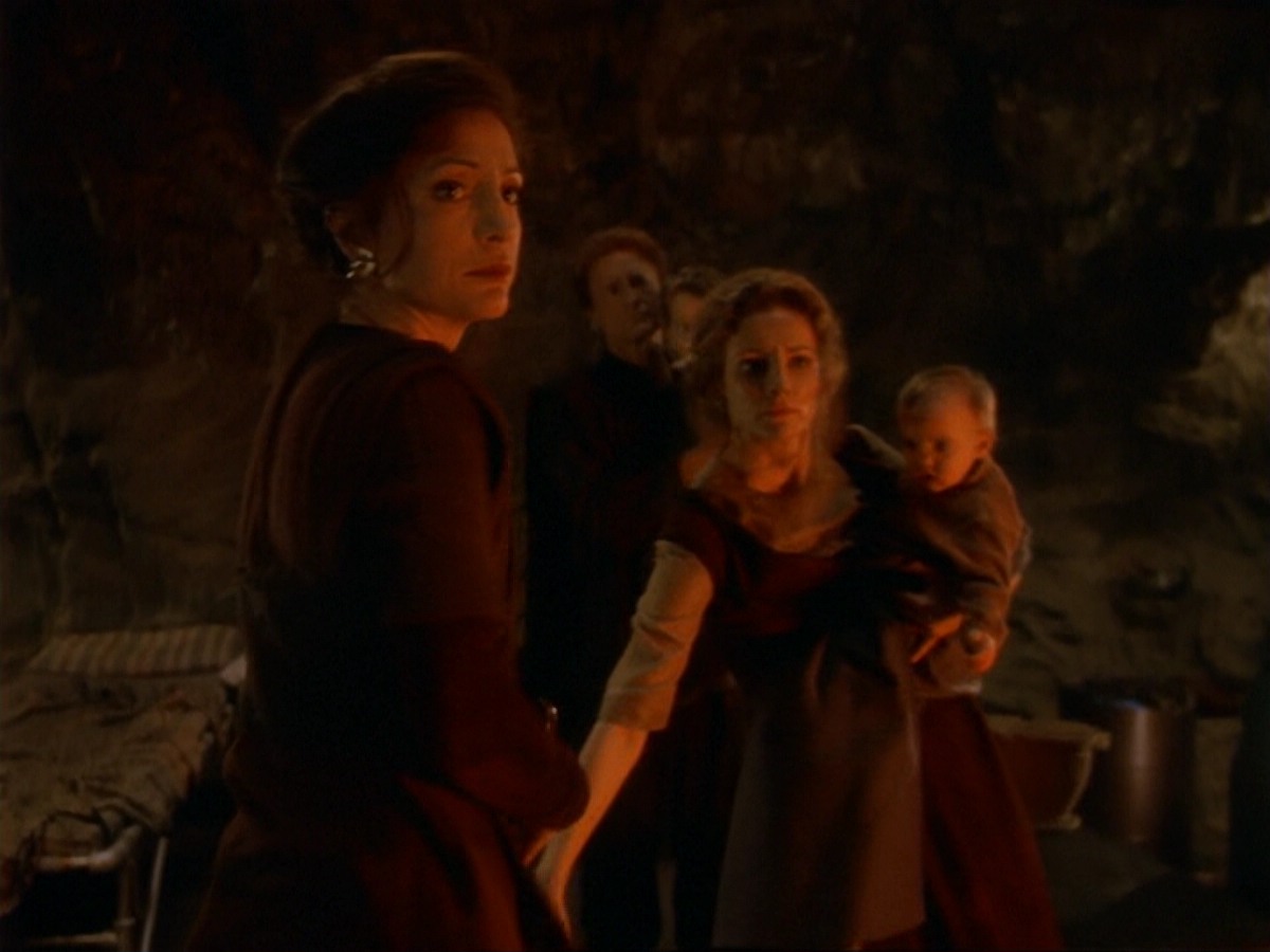 extant_StarTrek_DS9_6x17-WrongsDarkerThanDeathOrNight_1677.jpg