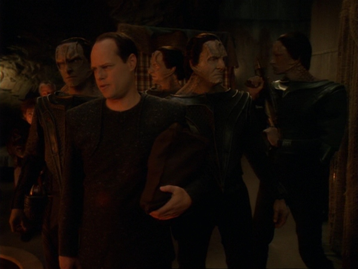 extant_StarTrek_DS9_6x17-WrongsDarkerThanDeathOrNight_1691.jpg