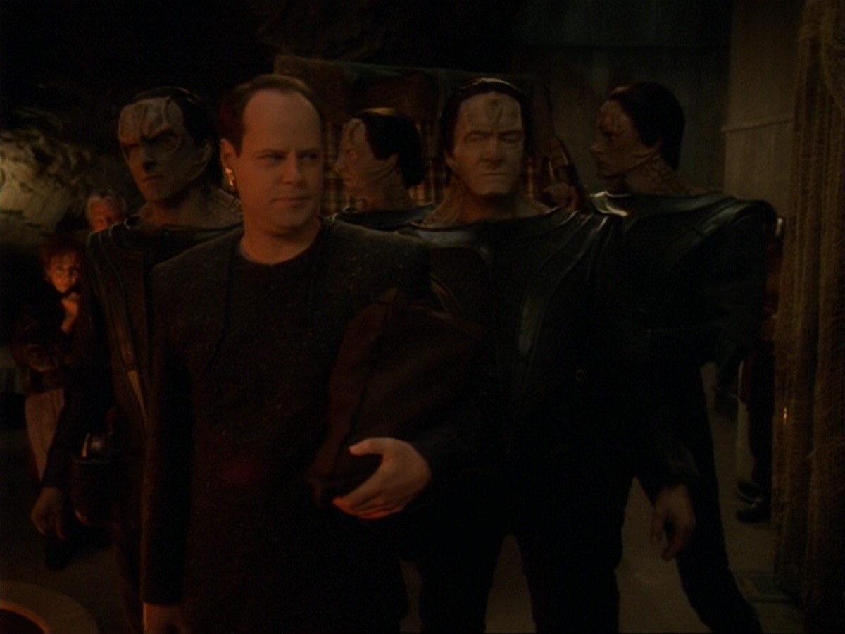 extant_StarTrek_DS9_6x17-WrongsDarkerThanDeathOrNight_1692.jpg