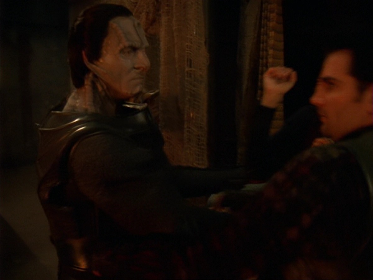 extant_StarTrek_DS9_6x17-WrongsDarkerThanDeathOrNight_1697.jpg