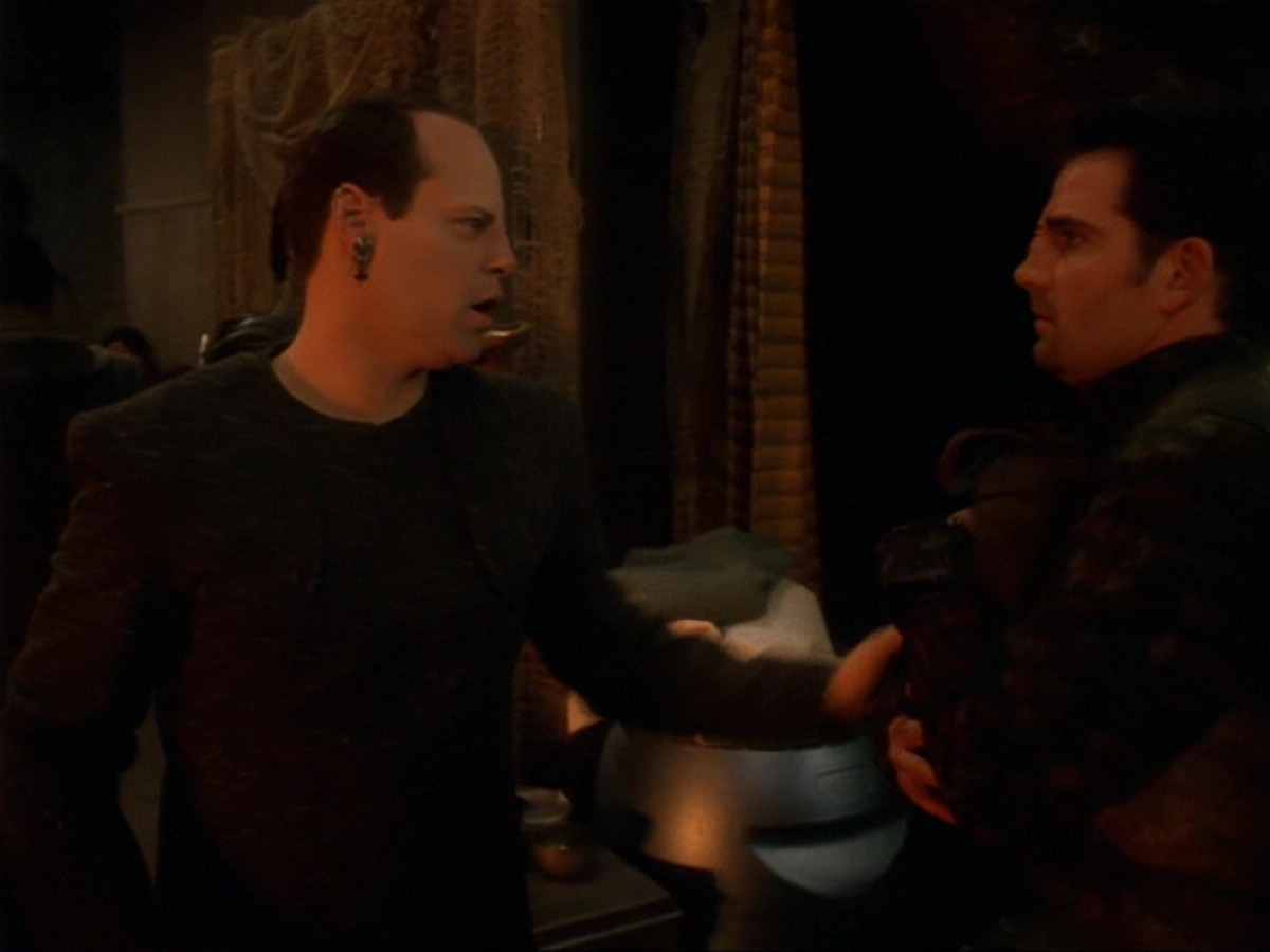 extant_StarTrek_DS9_6x17-WrongsDarkerThanDeathOrNight_1702.jpg