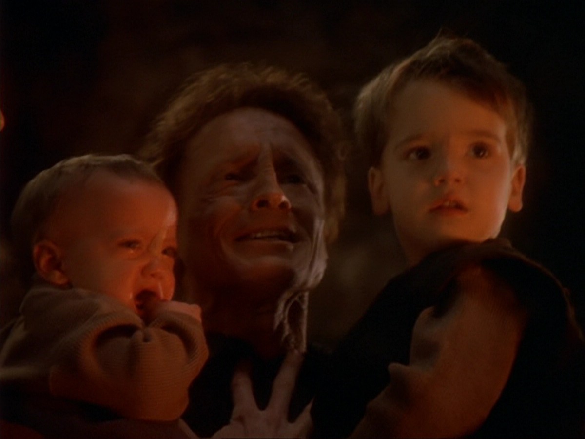 extant_StarTrek_DS9_6x17-WrongsDarkerThanDeathOrNight_1759.jpg