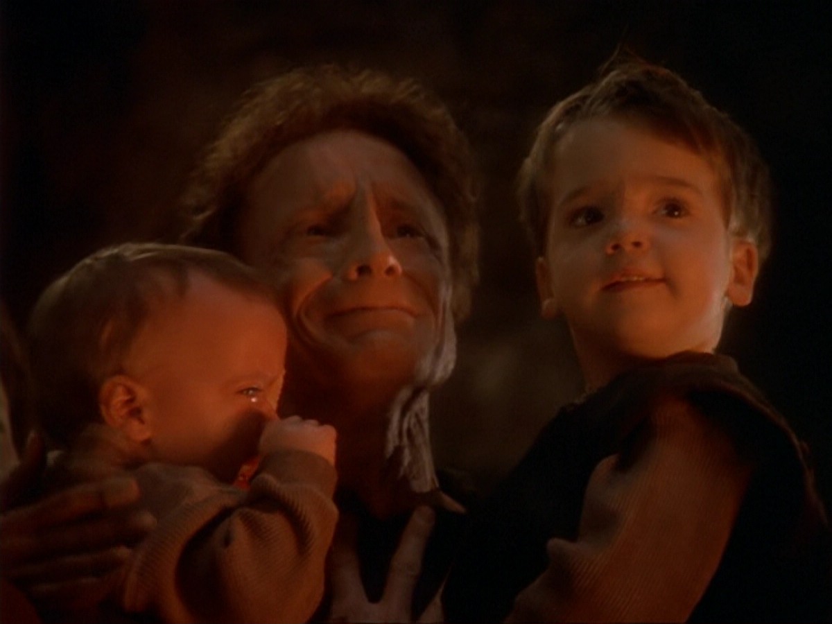 extant_StarTrek_DS9_6x17-WrongsDarkerThanDeathOrNight_1762.jpg