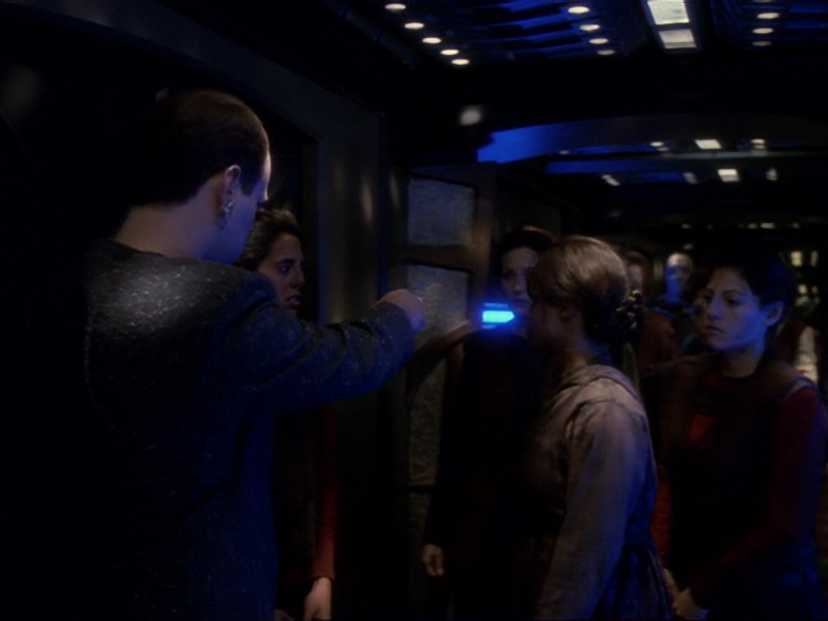 extant_StarTrek_DS9_6x17-WrongsDarkerThanDeathOrNight_1783.jpg