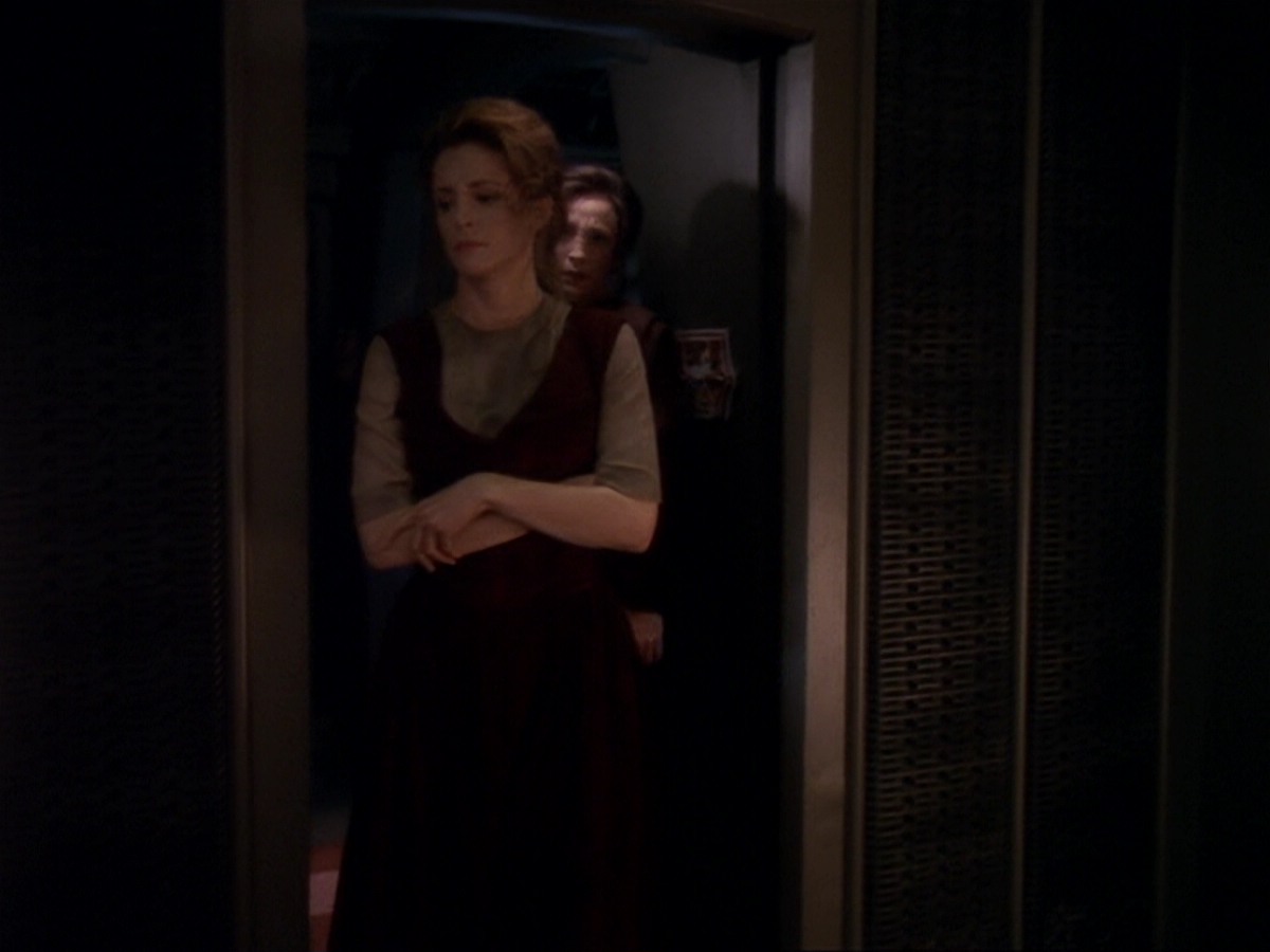 extant_StarTrek_DS9_6x17-WrongsDarkerThanDeathOrNight_1867.jpg