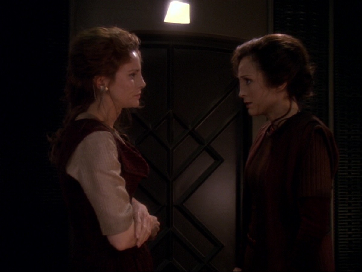 extant_StarTrek_DS9_6x17-WrongsDarkerThanDeathOrNight_1883.jpg