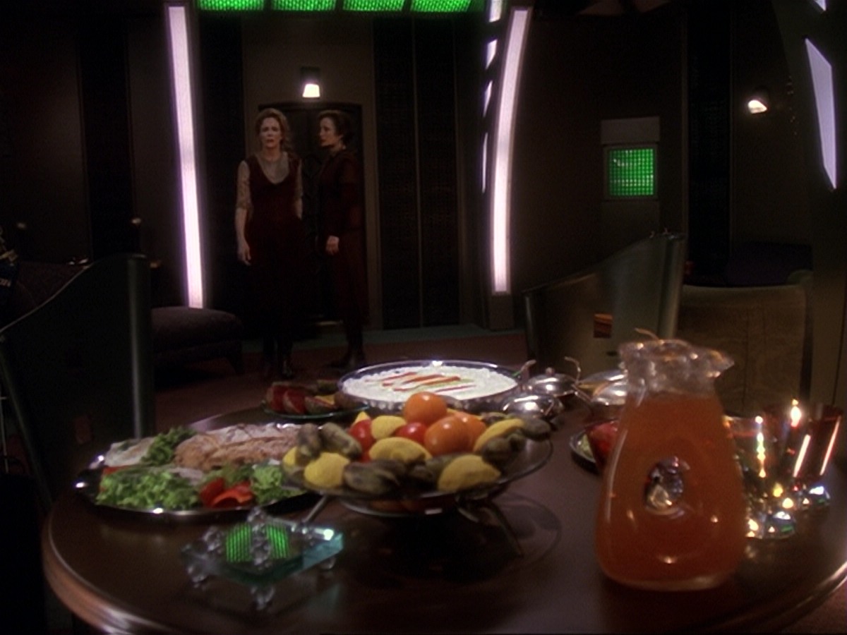 extant_StarTrek_DS9_6x17-WrongsDarkerThanDeathOrNight_1903.jpg