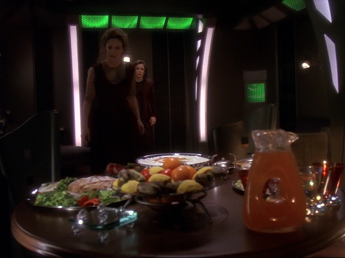 extant_StarTrek_DS9_6x17-WrongsDarkerThanDeathOrNight_1907.jpg