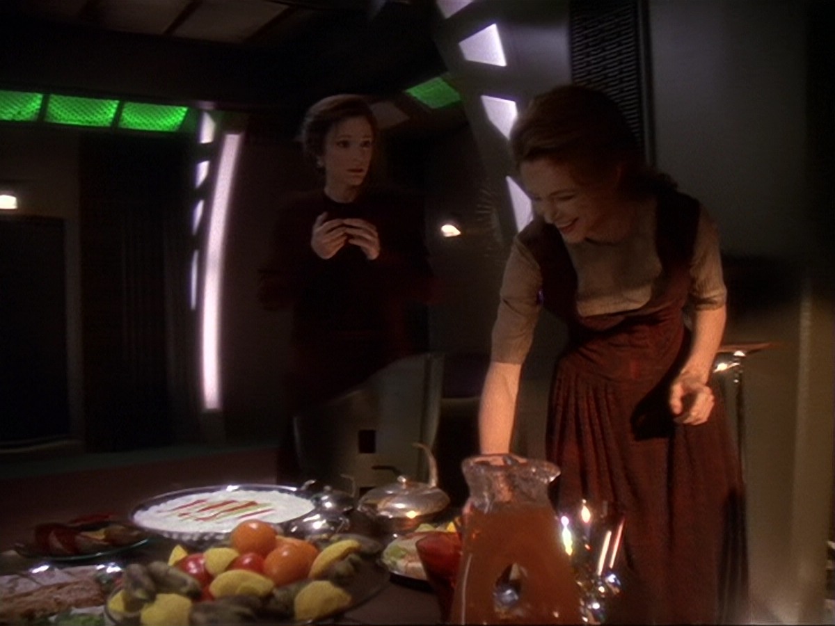 extant_StarTrek_DS9_6x17-WrongsDarkerThanDeathOrNight_1934.jpg