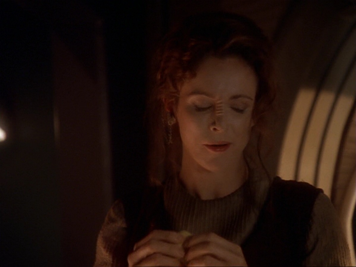 extant_StarTrek_DS9_6x17-WrongsDarkerThanDeathOrNight_1955.jpg