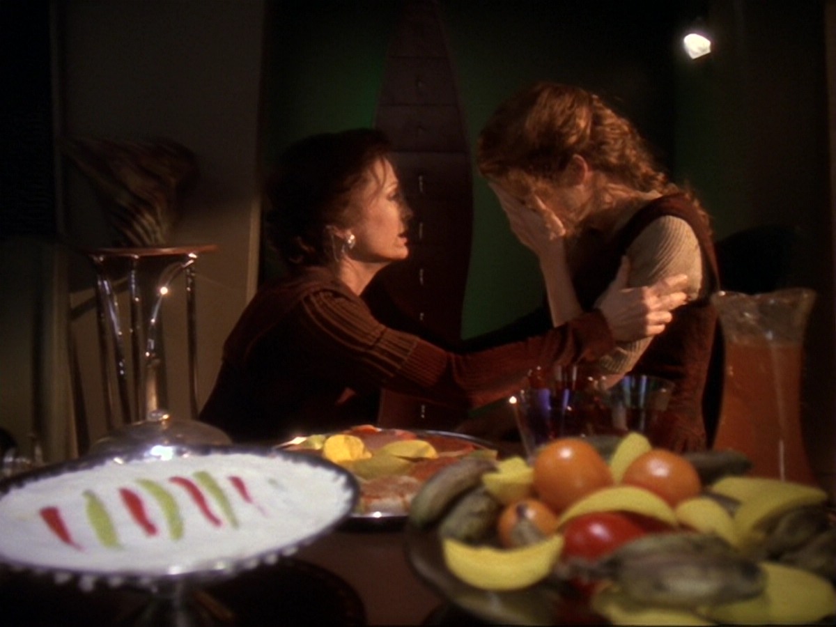 extant_StarTrek_DS9_6x17-WrongsDarkerThanDeathOrNight_1981.jpg