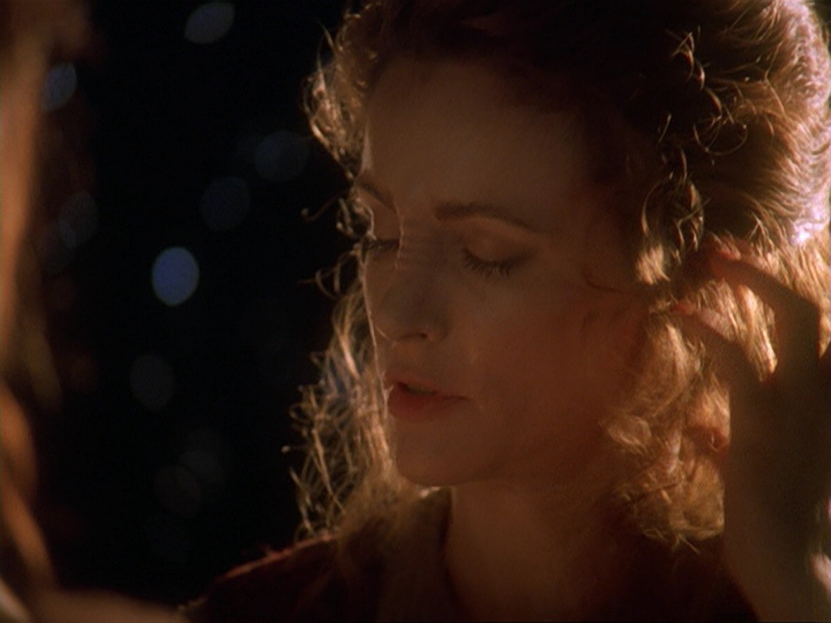 extant_StarTrek_DS9_6x17-WrongsDarkerThanDeathOrNight_2054.jpg