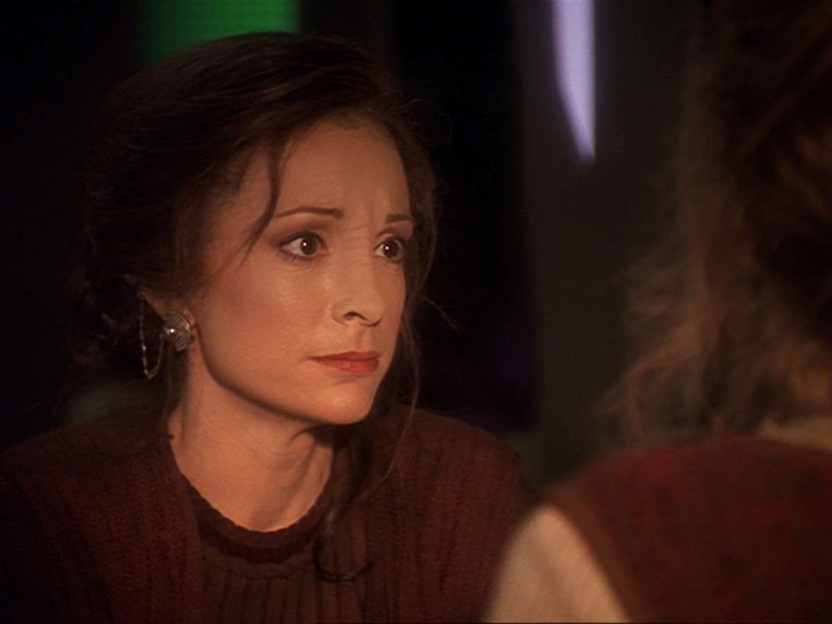 extant_StarTrek_DS9_6x17-WrongsDarkerThanDeathOrNight_2074.jpg