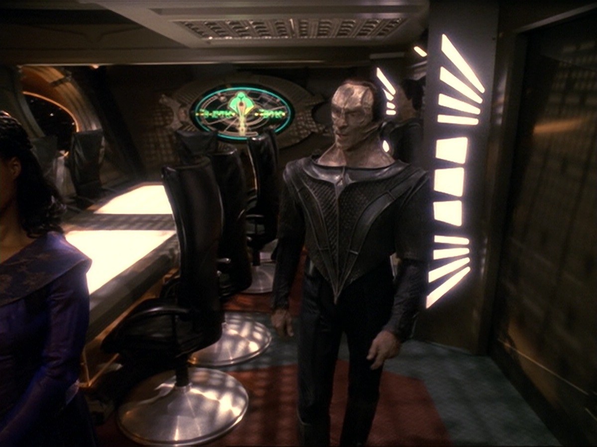 extant_StarTrek_DS9_6x17-WrongsDarkerThanDeathOrNight_2234.jpg