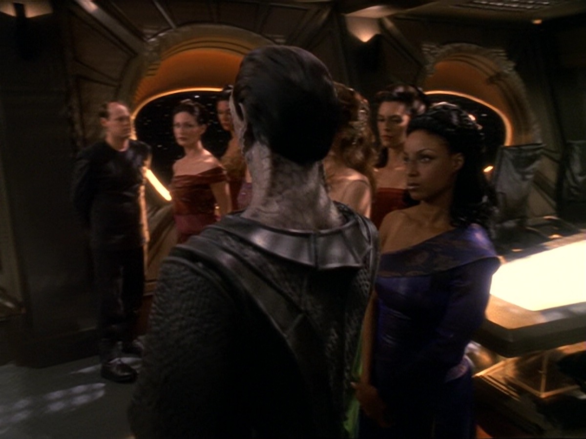 extant_StarTrek_DS9_6x17-WrongsDarkerThanDeathOrNight_2239.jpg