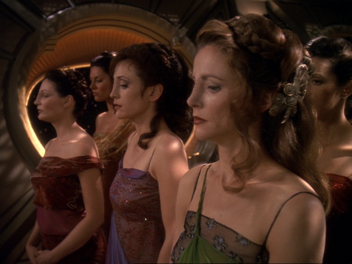 extant_StarTrek_DS9_6x17-WrongsDarkerThanDeathOrNight_2270.jpg