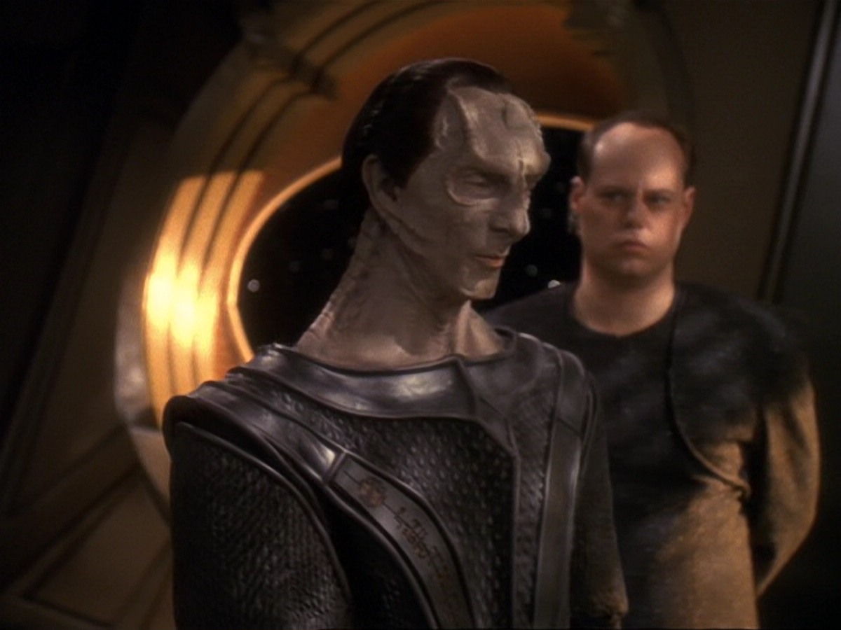 extant_StarTrek_DS9_6x17-WrongsDarkerThanDeathOrNight_2284.jpg
