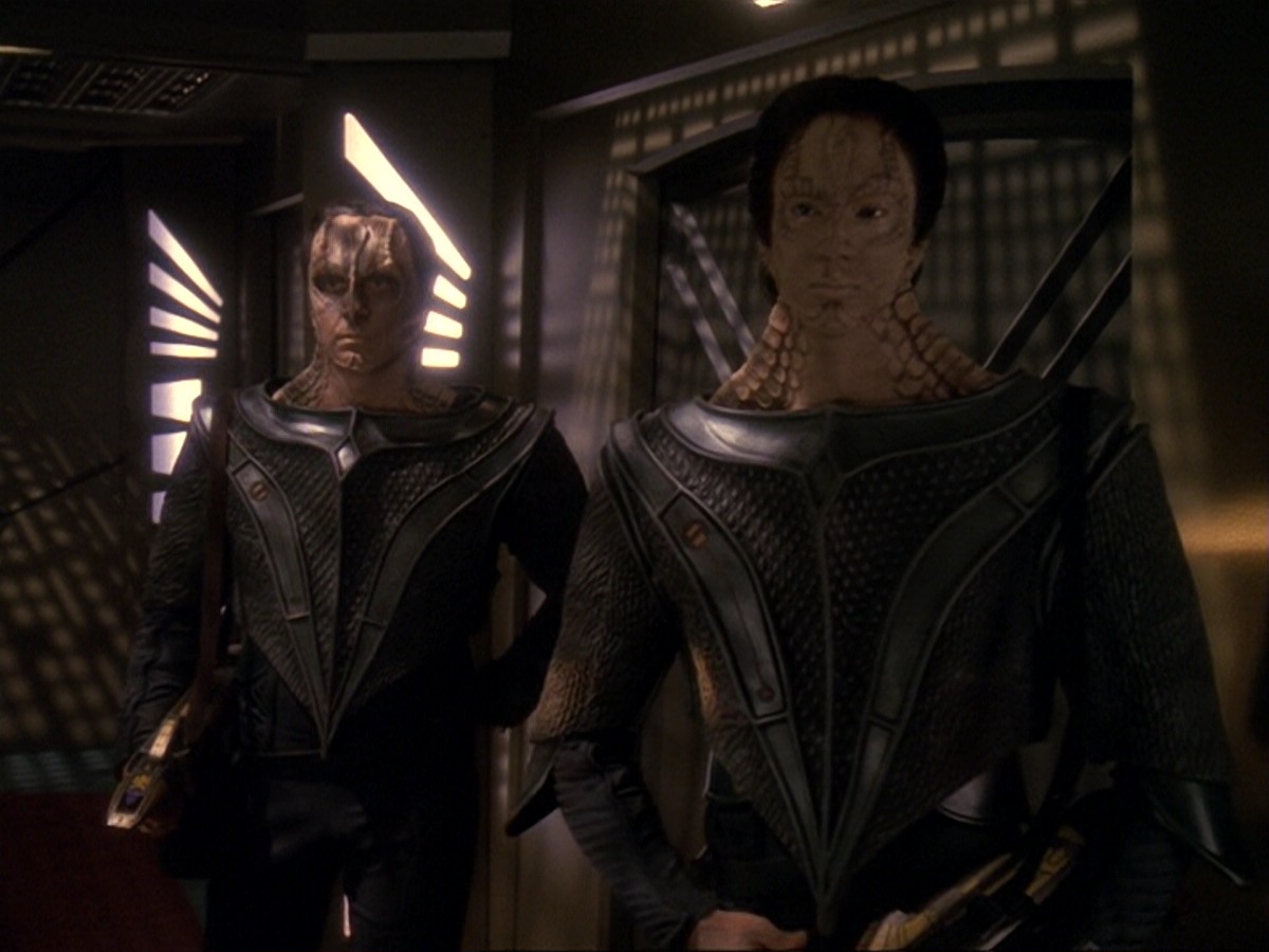 extant_StarTrek_DS9_6x17-WrongsDarkerThanDeathOrNight_2331.jpg