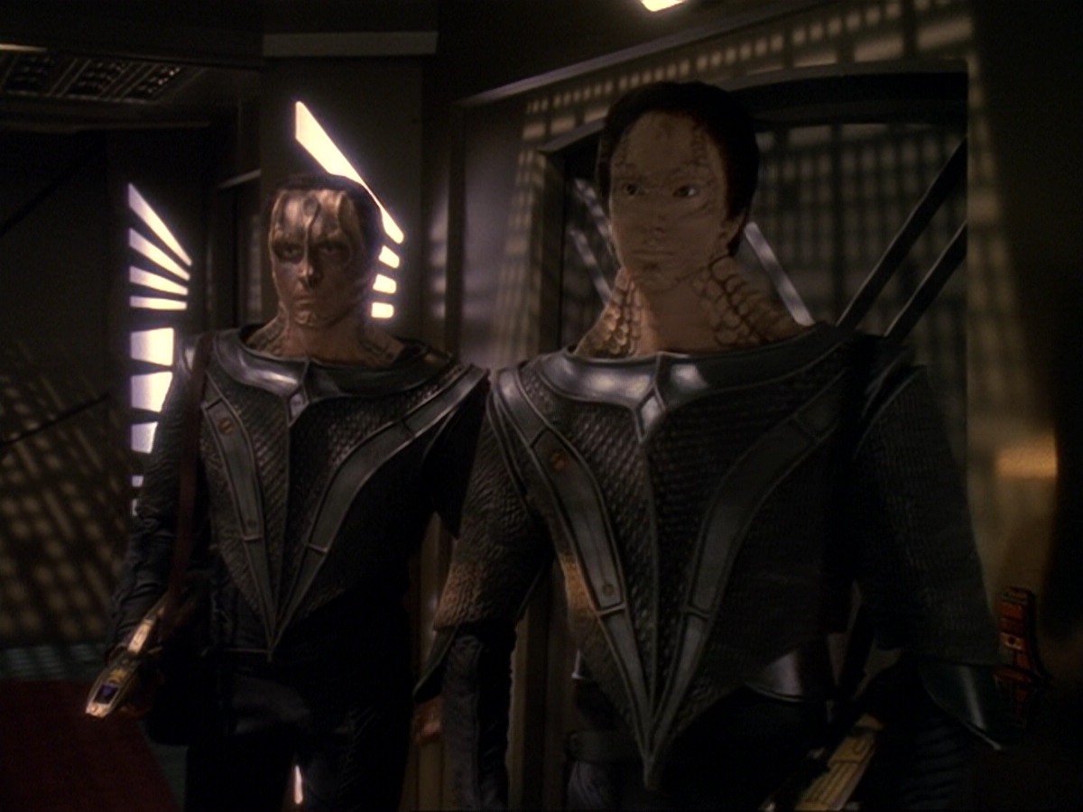 extant_StarTrek_DS9_6x17-WrongsDarkerThanDeathOrNight_2332.jpg