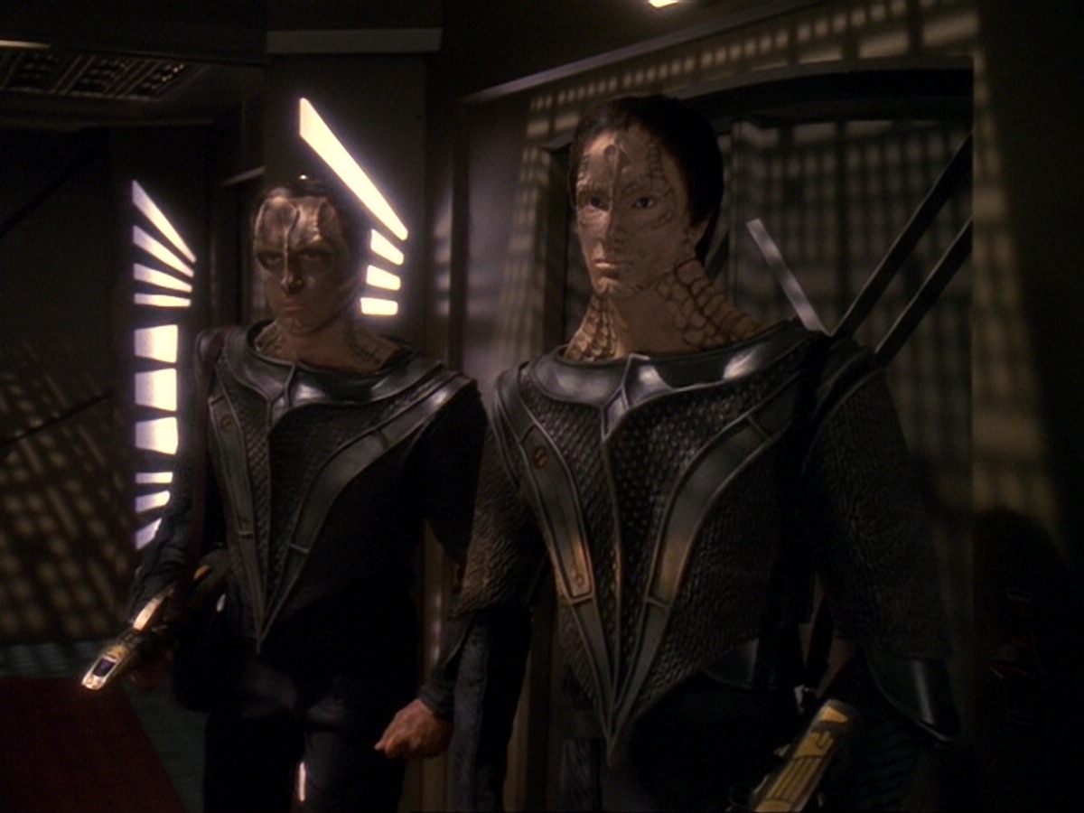 extant_StarTrek_DS9_6x17-WrongsDarkerThanDeathOrNight_2333.jpg