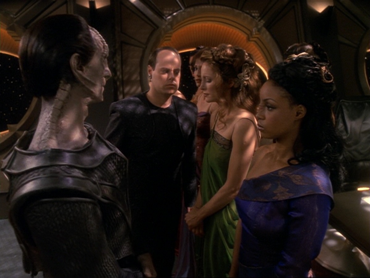 extant_StarTrek_DS9_6x17-WrongsDarkerThanDeathOrNight_2335.jpg