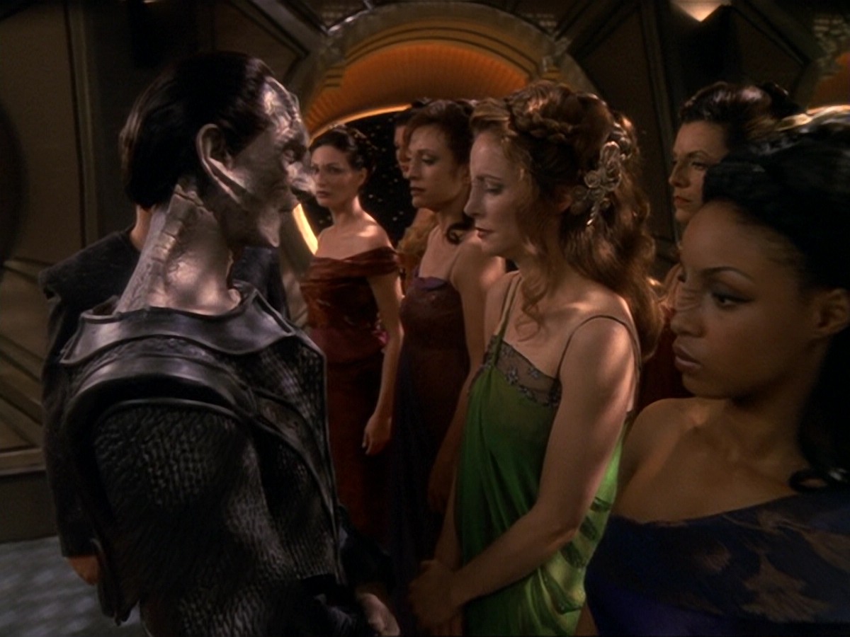 extant_StarTrek_DS9_6x17-WrongsDarkerThanDeathOrNight_2341.jpg