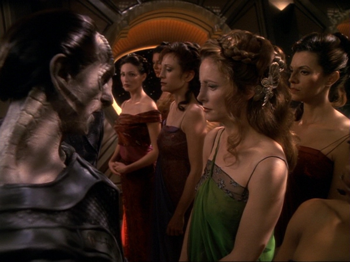extant_StarTrek_DS9_6x17-WrongsDarkerThanDeathOrNight_2346.jpg