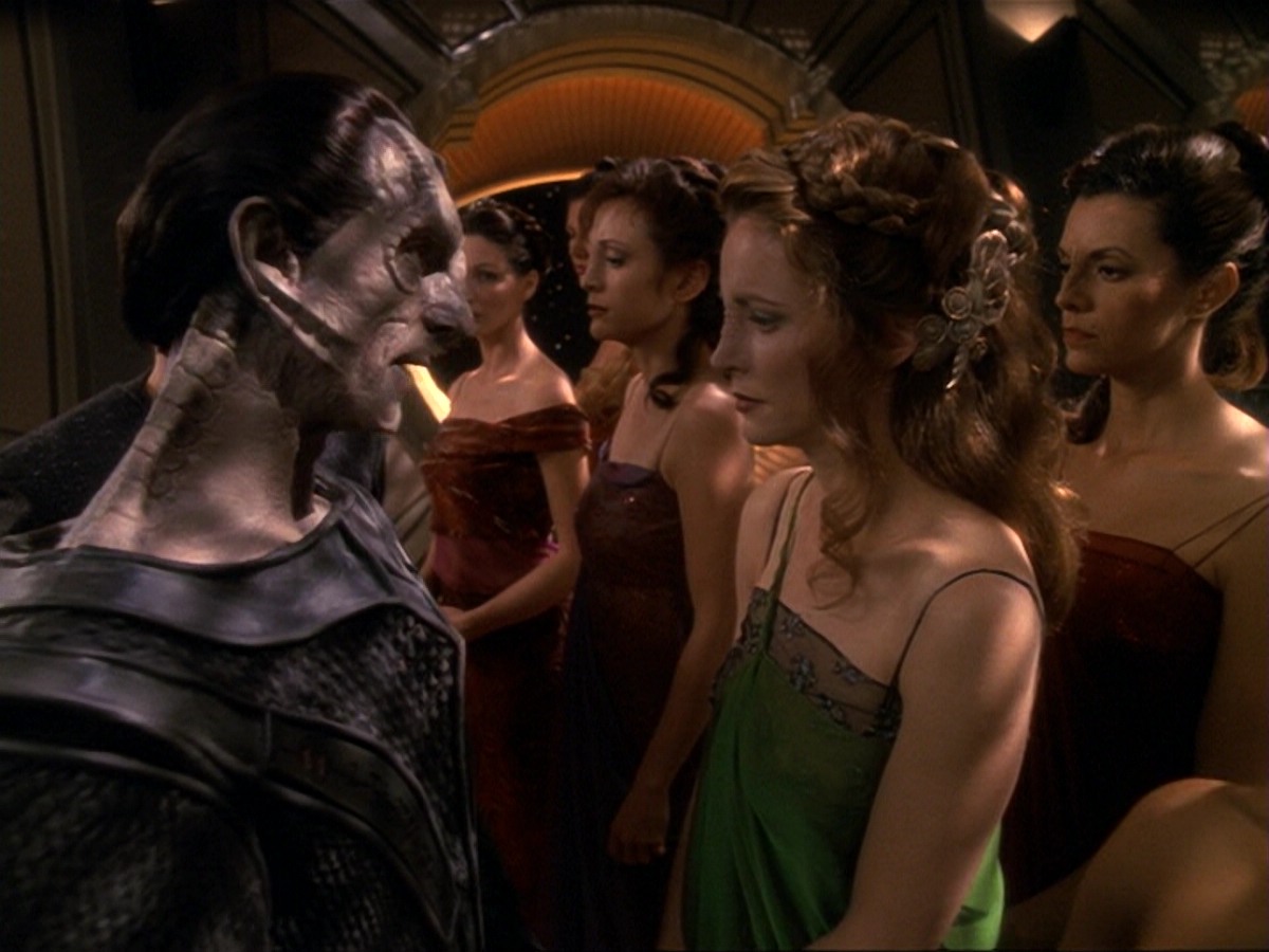 extant_StarTrek_DS9_6x17-WrongsDarkerThanDeathOrNight_2351.jpg