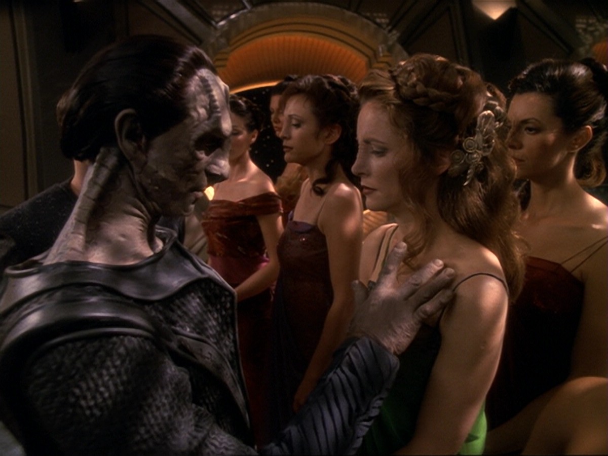 extant_StarTrek_DS9_6x17-WrongsDarkerThanDeathOrNight_2354.jpg