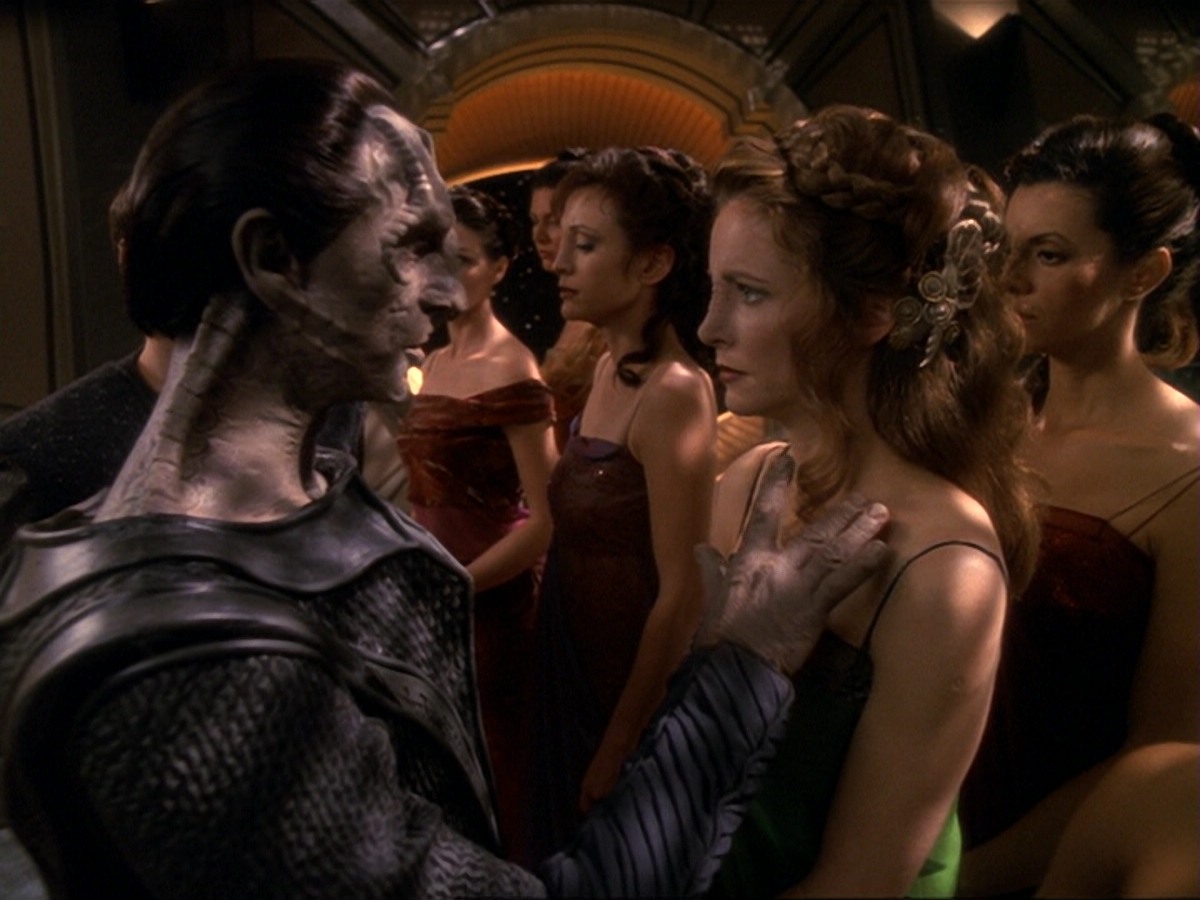 extant_StarTrek_DS9_6x17-WrongsDarkerThanDeathOrNight_2355.jpg