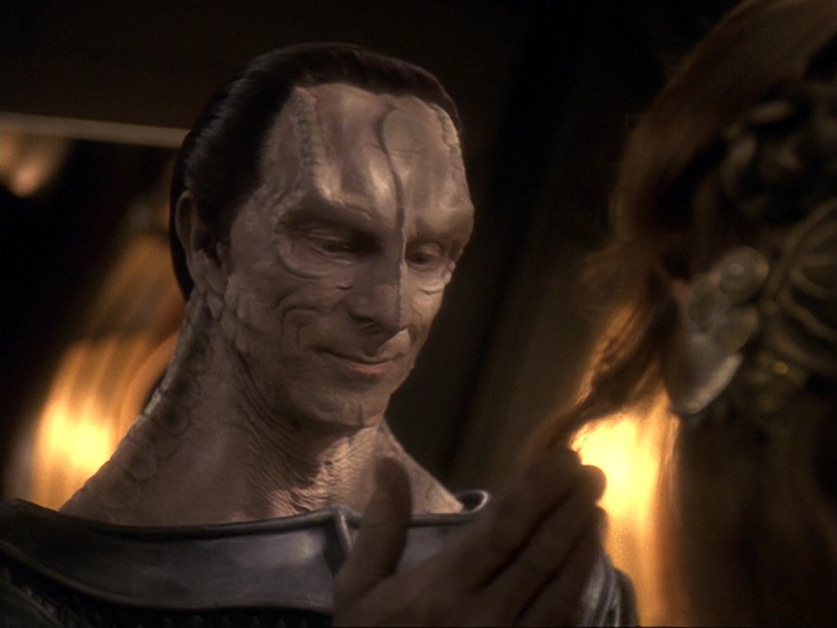 extant_StarTrek_DS9_6x17-WrongsDarkerThanDeathOrNight_2358.jpg