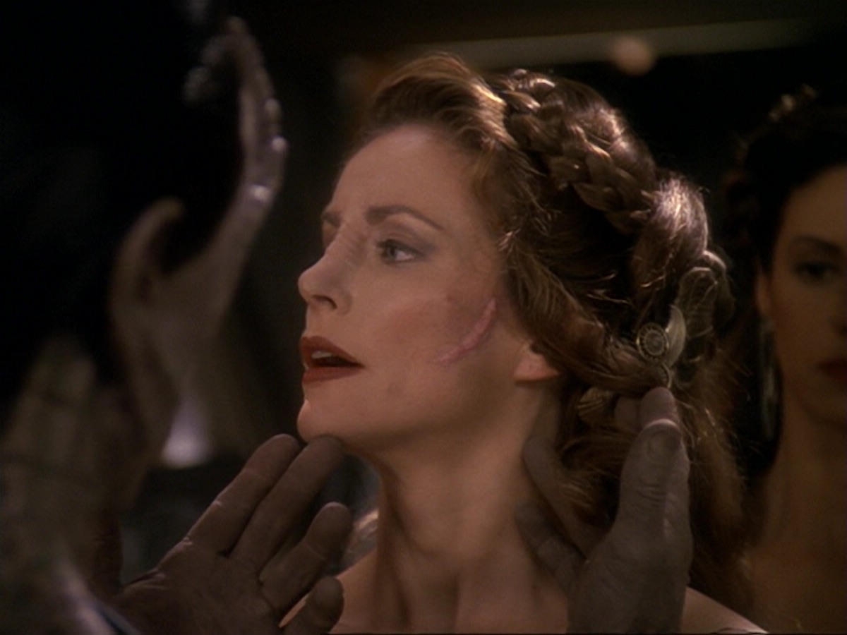 extant_StarTrek_DS9_6x17-WrongsDarkerThanDeathOrNight_2375.jpg