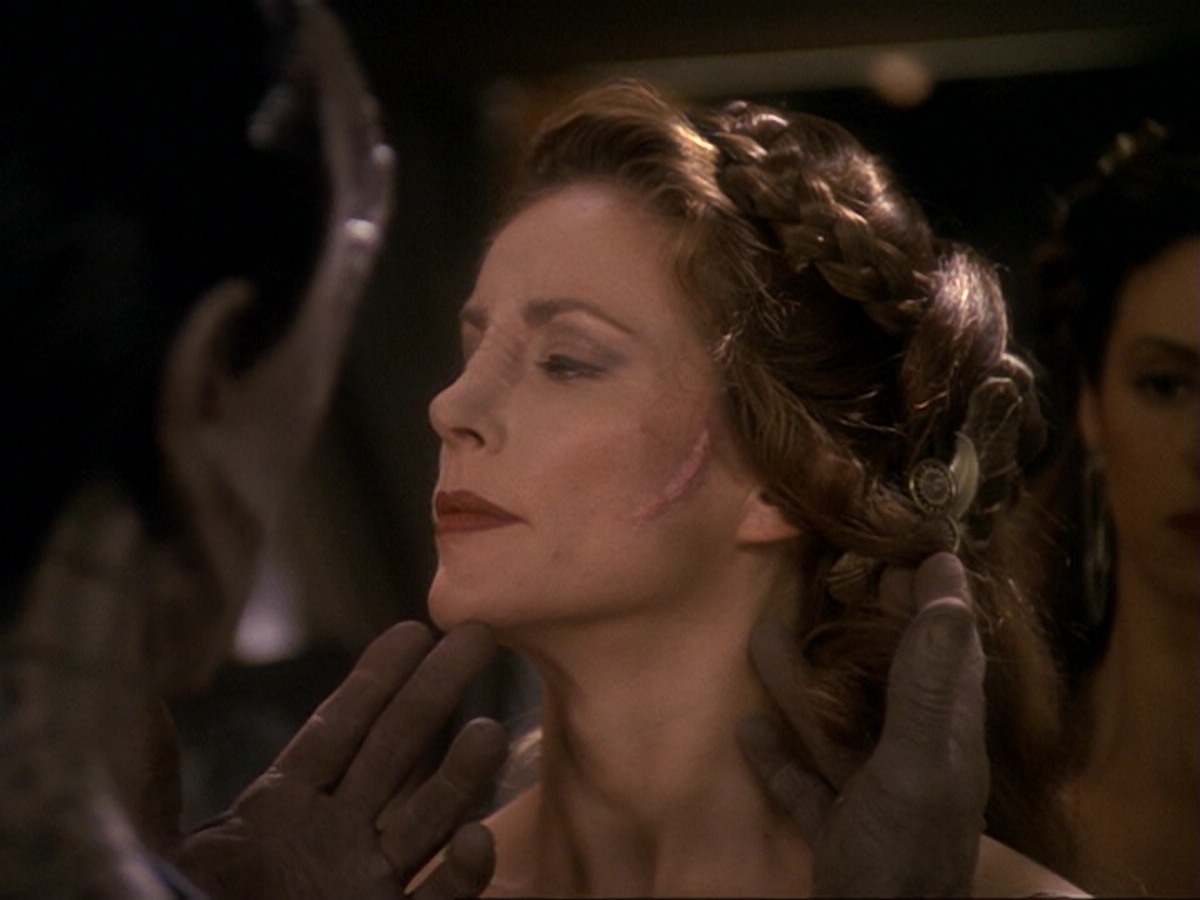 extant_StarTrek_DS9_6x17-WrongsDarkerThanDeathOrNight_2376.jpg