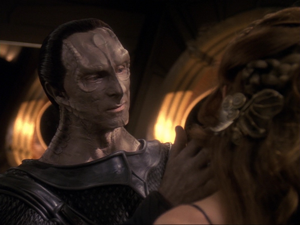 extant_StarTrek_DS9_6x17-WrongsDarkerThanDeathOrNight_2378.jpg