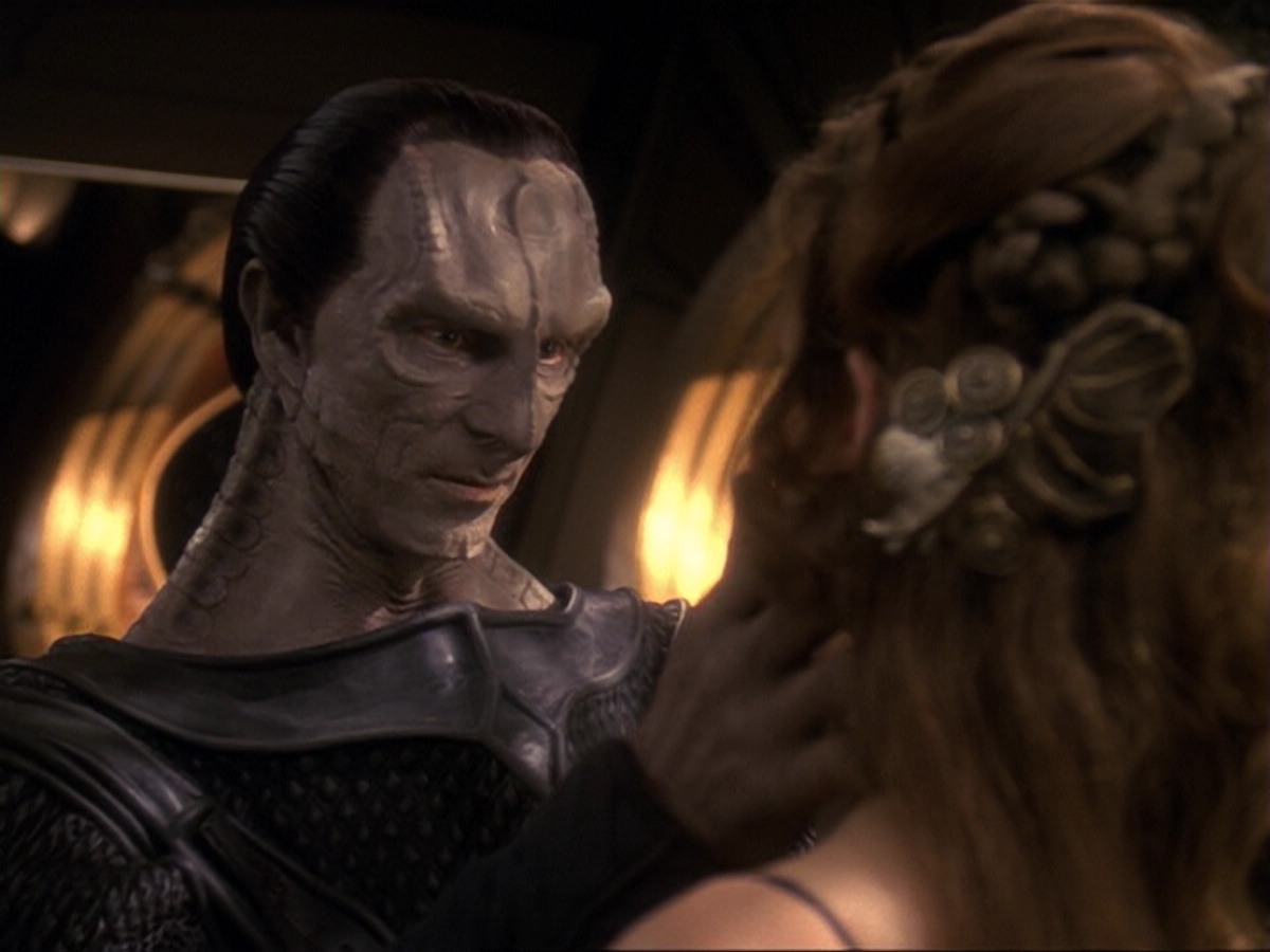 extant_StarTrek_DS9_6x17-WrongsDarkerThanDeathOrNight_2401.jpg