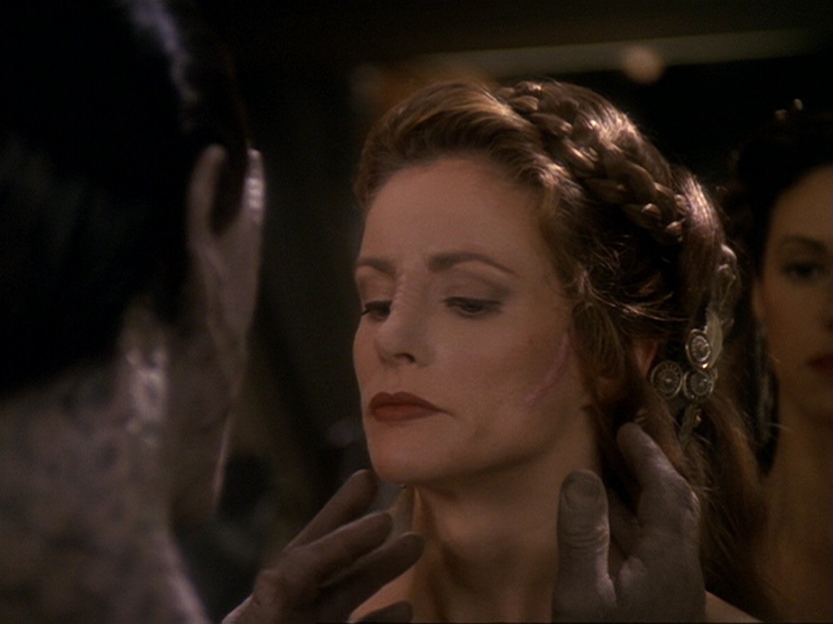 extant_StarTrek_DS9_6x17-WrongsDarkerThanDeathOrNight_2404.jpg