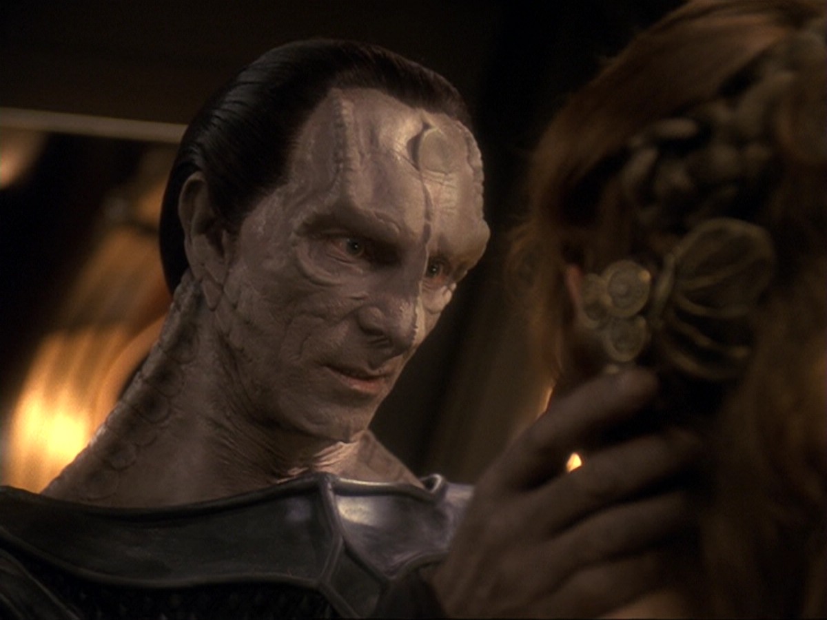 extant_StarTrek_DS9_6x17-WrongsDarkerThanDeathOrNight_2408.jpg