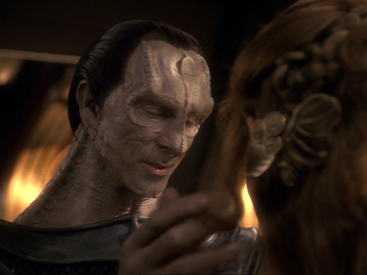 extant_StarTrek_DS9_6x17-WrongsDarkerThanDeathOrNight_2414.jpg