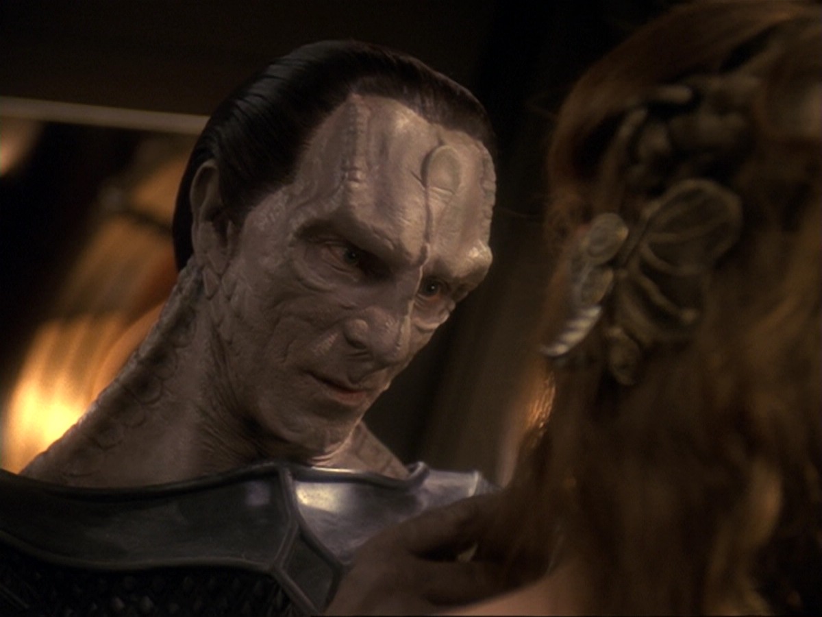 extant_StarTrek_DS9_6x17-WrongsDarkerThanDeathOrNight_2456.jpg